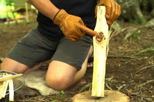 4 types of blades only? Introduction to Bushcraft by Misa Kimura, Shieldon