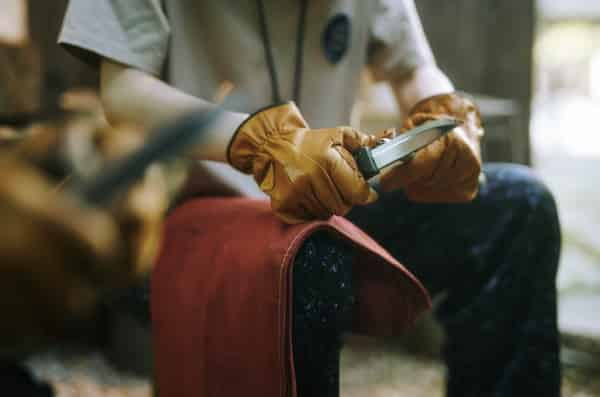 4 types of blades only? Introduction to Bushcraft by Misa Kimura, Shieldon