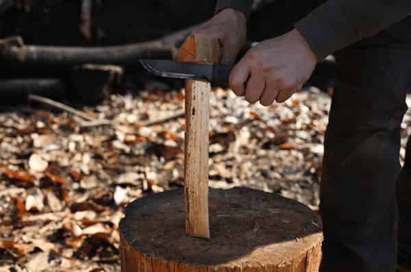 Basic knowledge of knives useful for camping, taught by Mora knife evangelist Shuhei Nagano, Shieldon