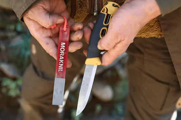 Basic knowledge of knives useful for camping, taught by Mora knife evangelist Shuhei Nagano, Shieldon