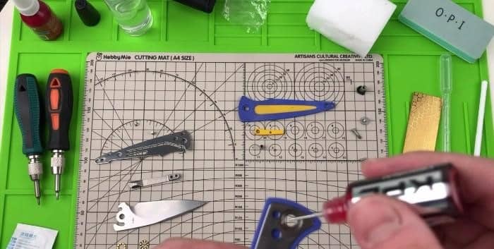 Procédure complète du démontage à l'assemblage du couteau Colibri par Shieldon , Shieldon