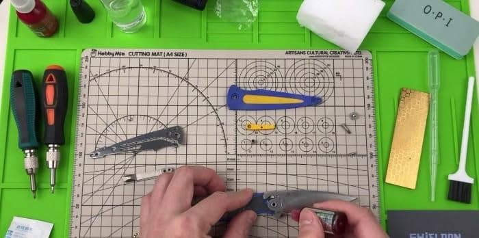 Procédure complète du démontage à l'assemblage du couteau Colibri par Shieldon , Shieldon